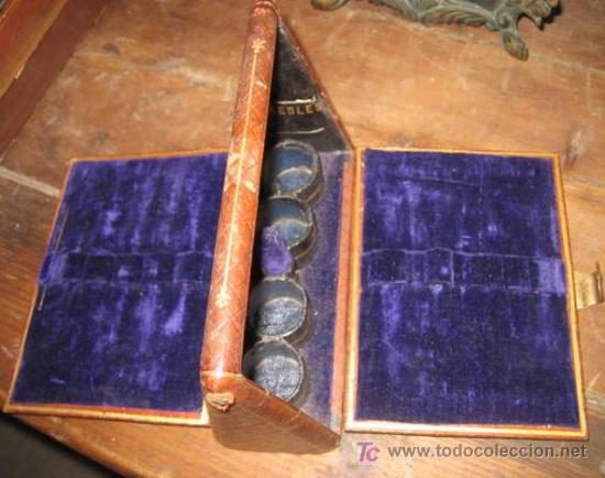 Antig&uuml;edades: Estuche para agujas e hilos, ingl&eacute;s, de cuero - Foto 1