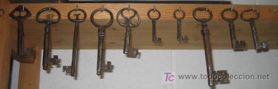 Antig&uuml;edades: Lote de 10 llaves antiguas - Foto 1