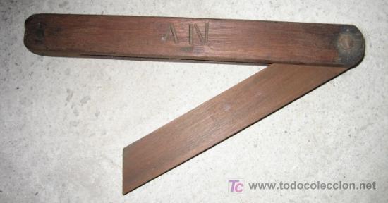 Antig&uuml;edades: Escuadra de carpintero, de 21 cms - Foto 1