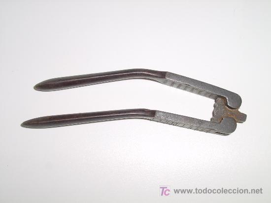 Antig&uuml;edades: ANTIGUO CASCANUECES DE HIERRO - Foto 2