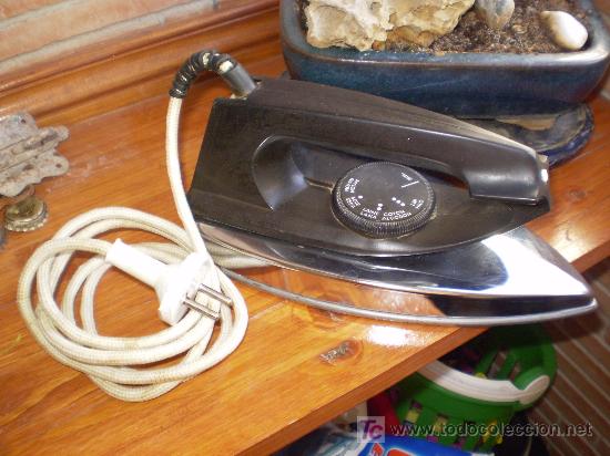Antig&uuml;edades: PLANCHA PHILIPS MODELO HL2113BT. - Foto 1