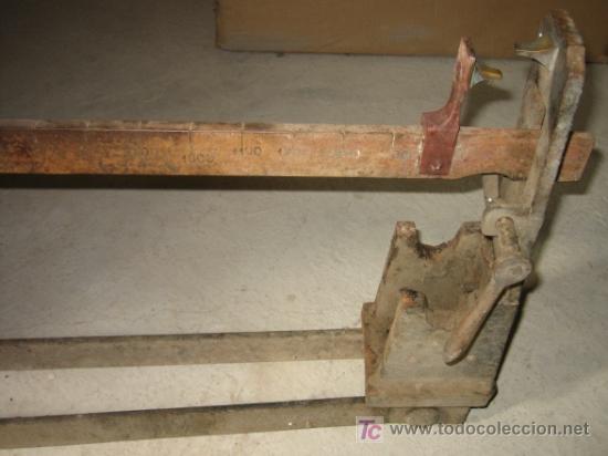 Antig&uuml;edades: Piezas de una bascula de 1400 kg - Foto 2