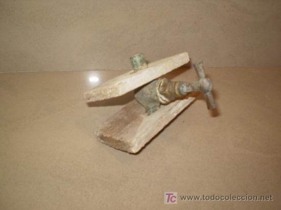 Antig&uuml;edades: LLAVE DE PASO-GRIFO PARA LEBRILLO. - Foto 1