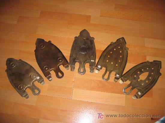 Antig&uuml;edades: POSA PLANCHAS EN CHAPA - Foto 1