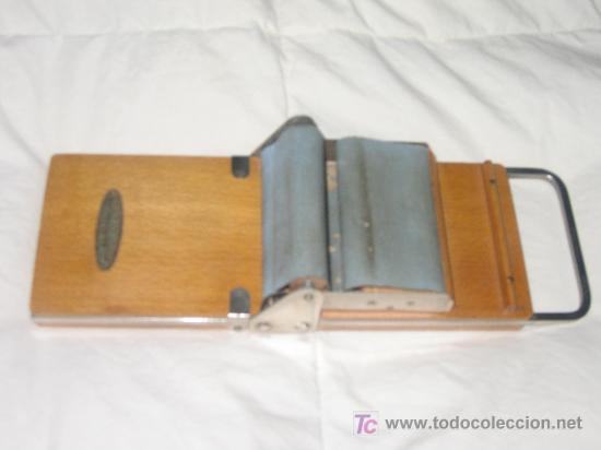 Antig&uuml;edades: MAQUINA DE LIAR CIGARRILLOS - Foto 1