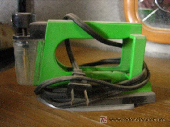 Antig&uuml;edades: Plancha el&eacute;ctrica de vapor - Foto 1
