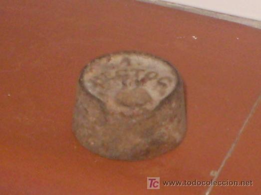 Antig&uuml;edades: 1 HECTOGRAMO, PESA DE BALANZA. - Foto 1