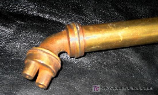 Antig&uuml;edades: ANTIGUA MANCHA DE BRONCE CON DOS BOCAS. MANGO DE MADERA - Foto 3