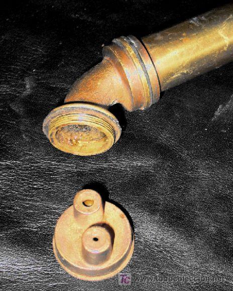 Antig&uuml;edades: ANTIGUA MANCHA DE BRONCE CON DOS BOCAS. MANGO DE MADERA - Foto 4