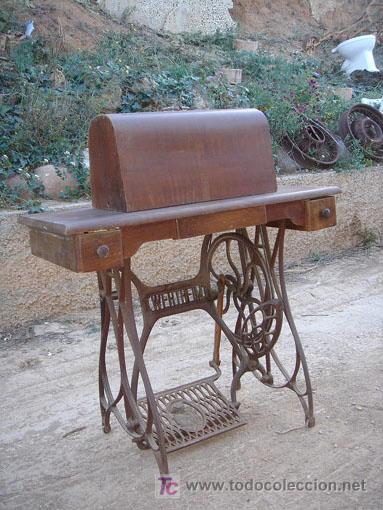 Antig&uuml;edades: Maquina de coser de la marca wertheim funciona - Foto 2