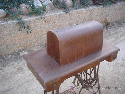 Antig&uuml;edades: Maquina de coser de la marca wertheim funciona - Foto 3