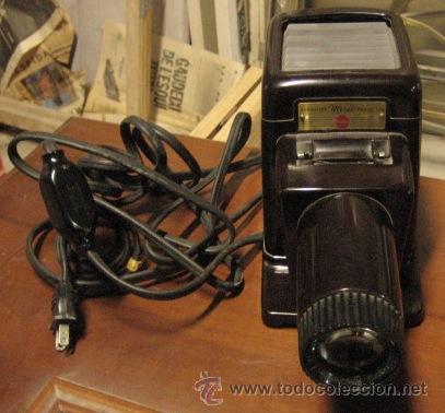 Antig&uuml;edades: Proyector de diapositivas, a&ntilde;os 40, KODAK - Foto 1