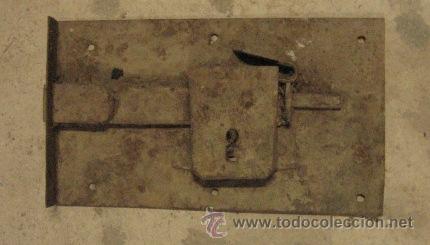 Antig&uuml;edades: Cerradura de 27 cms, sin llave - Foto 1