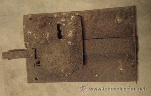 Antig&uuml;edades: Cerradura de 20 cms, sin llave - Foto 1