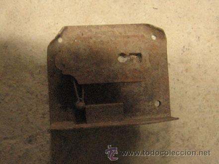 Antig&uuml;edades: Cerradura de 8 cms, sin llave - Foto 1