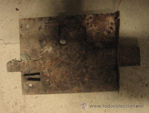 Antig&uuml;edades: Cerradura de 14 cms, sin llave - Foto 1