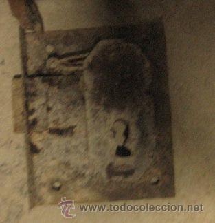 Antig&uuml;edades: Cerradura de 8 cms, sin llave - Foto 1