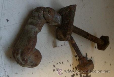 Antig&uuml;edades: Llamador de mano de 7 cms - Foto 1