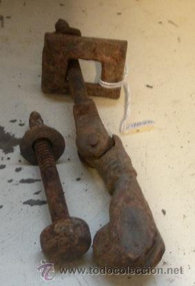 Antig&uuml;edades: Llamador de mano de 7 cms - Foto 1