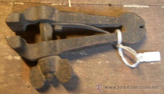 Antig&uuml;edades: Tornillo 11 cms - Foto 1