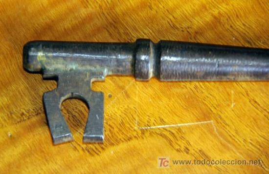 Antig&uuml;edades: LLAVE ANTIGUA DE CURIOSA FORMA - Foto 2