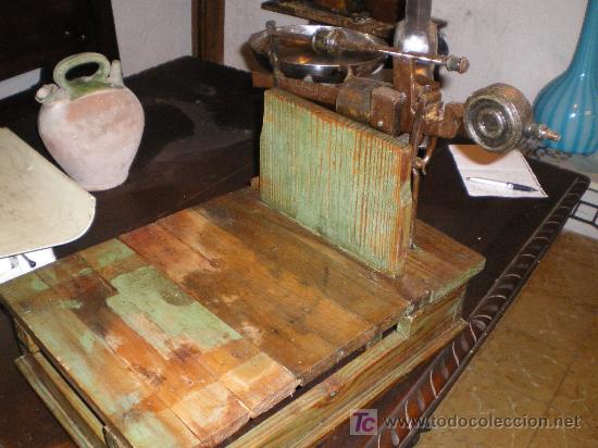 Antig&uuml;edades: BASCULA DE GRANERO A&Ntilde;OS 1955 - Foto 2