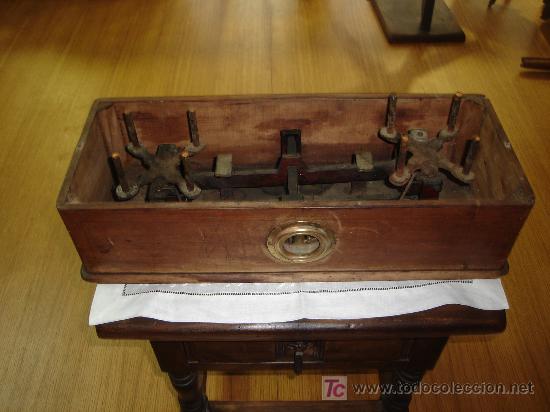 Antig&uuml;edades: b&aacute;scula con 2 balanza - Foto 3