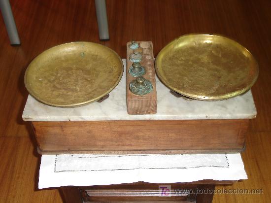 Antig&uuml;edades: b&aacute;scula con 2 balanza - Foto 2