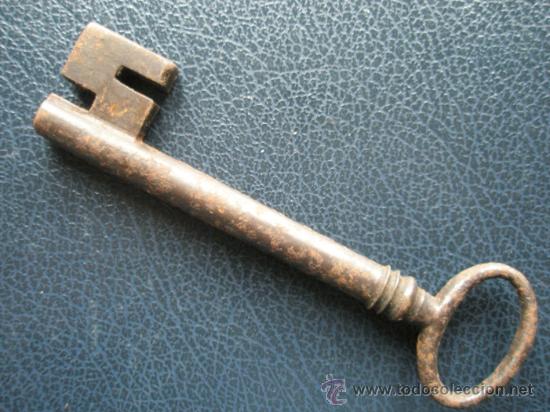 Antig&uuml;edades: LLAVE ANTIGUA DE FORJA  9 CM. - Foto 1
