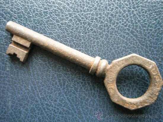 Antig&uuml;edades: LLAVE ANTIGUA DE FORJA  8 CM - Foto 1