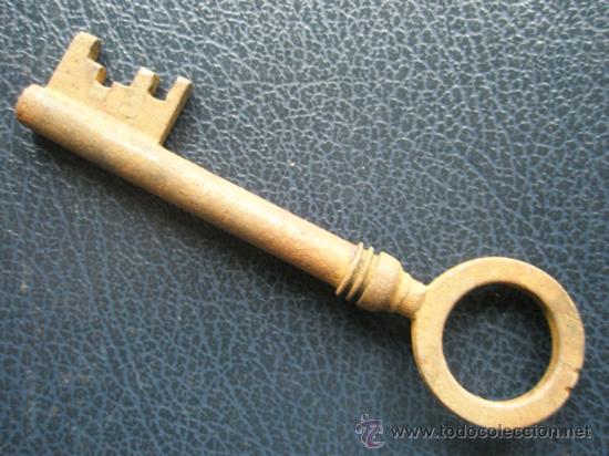 Antig&uuml;edades: LLAVE ANTIGUA DE FORJA 8,50 CM. - Foto 1