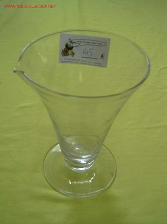 Antig&uuml;edades: RECIPIENTE MEDIDOR DE CRISTAL DE LABORATORIO - Foto 1