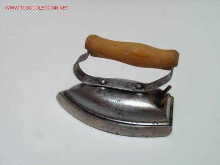 Antig&uuml;edades: PEQUE&Ntilde;A PLANCHA ANTIGUA - Foto 1
