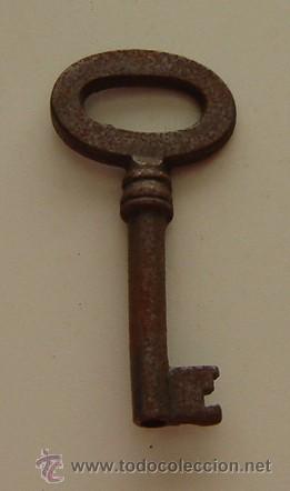 Antig&uuml;edades: LLAVE ANTIGUA LARGO 7,8 CMS. ANCHO 0,9 CMS. - Foto 1