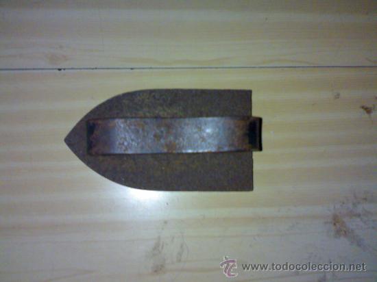 Antig&uuml;edades: PLANCHA ANTIGUA DE METAL. - Foto 1