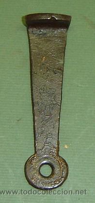 Antig&uuml;edades: PESTILLO DE HIERRO ANTIGUO medida 2*8 cms. - Foto 1