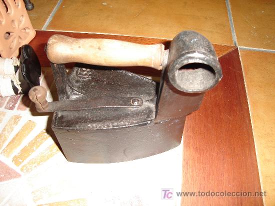 Antig&uuml;edades: plancha de hierro - Foto 1