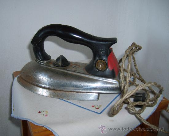Antig&uuml;edades: PLANCHA   a 125 V    A&ntilde;os 50 - Foto 1