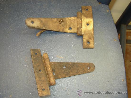 Antig&uuml;edades: pareja de bisagras antiguas y completas. - Foto 1