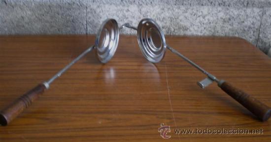 Antig&uuml;edades: SAMWICHERA de metal asas madera - Foto 2