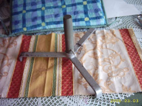 Antig&uuml;edades: tr&iacute;pode de laboratorio escolar - Foto 1