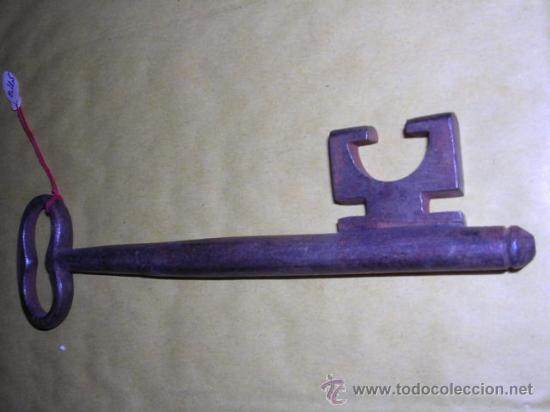 Antig&uuml;edades: LLAVE ANTIGUA DE HIERRO-17,5X4 CM. - Foto 1