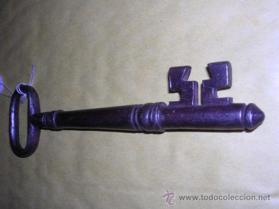 Antig&uuml;edades: LLAVE ANTIGUA DE HIERRO-16X4,5 CM. - Foto 1
