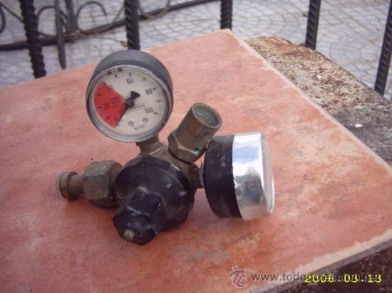 Antig&uuml;edades: elemento con dos man&oacute;metros de medida - Foto 1