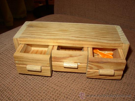 Antig&uuml;edades: cajita de madera para plumines. - Foto 1