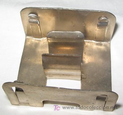 Antig&uuml;edades: SOPORTE MET&Aacute;LICO PARA JERINGA - Foto 1