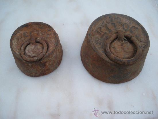 Antig&uuml;edades: 2 PESAS DE BALANZA. 1 HECTOGRAMO Y 1/2 KILOGRAMO. - Foto 1