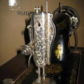 Máquina de coser Singer de principios del Siglo pasado, de las primeras que salieron. Traída expresa