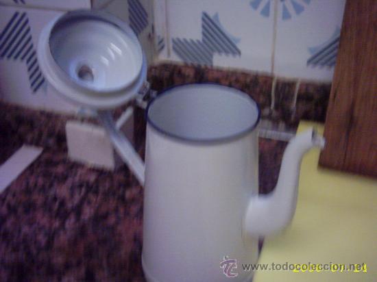 Antig&uuml;edades: Antigua lechera ba&ntilde;ada en porcelana - Foto 2