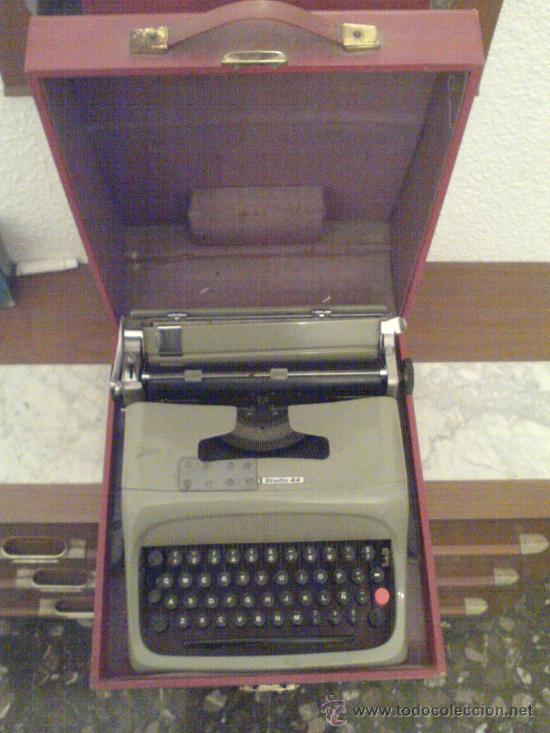 Antig&uuml;edades: Maquina de escribir studio 44 Olivetti - Foto 3